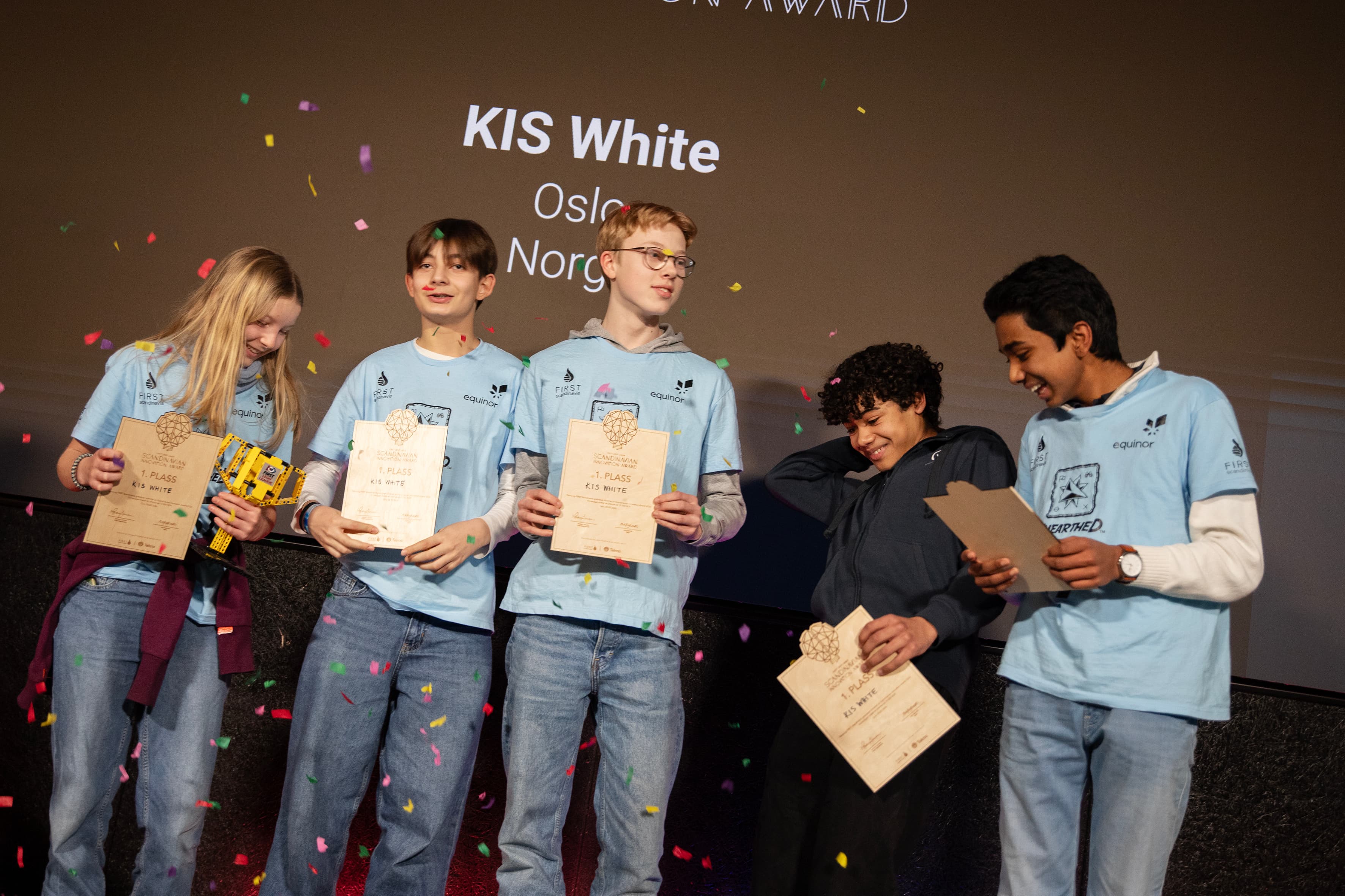 Kiswhite-1plass2